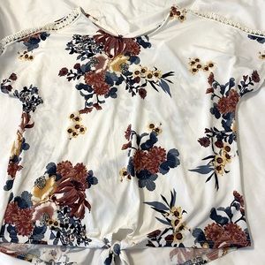 Floral print blouse with beautiful back detail